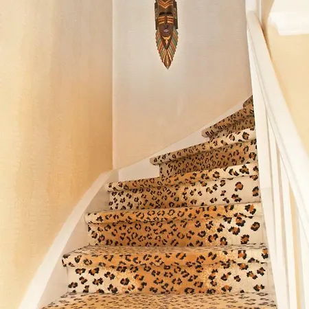 Lion Homestay Munich